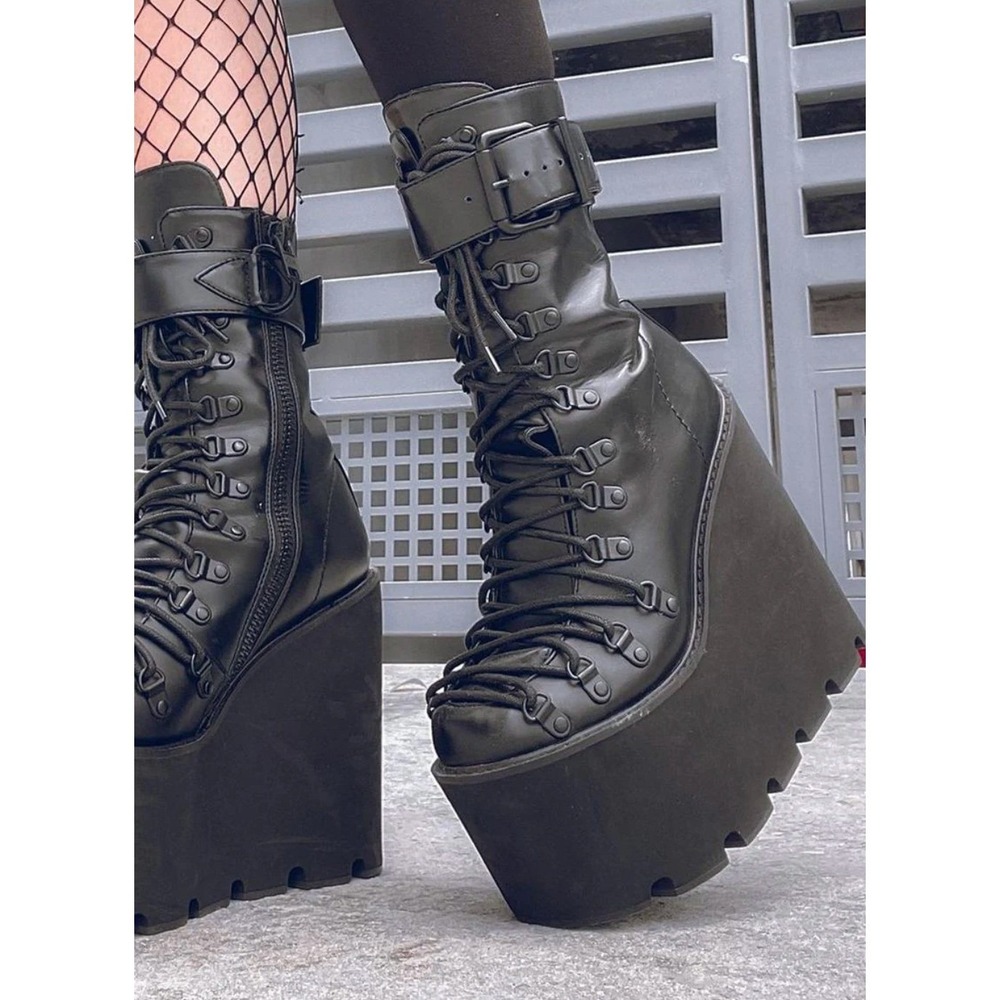 Current Mood Traitor Boots 7 Black Platform Wedge Goth Punk Combat Buckle - Picture 2 of 13
